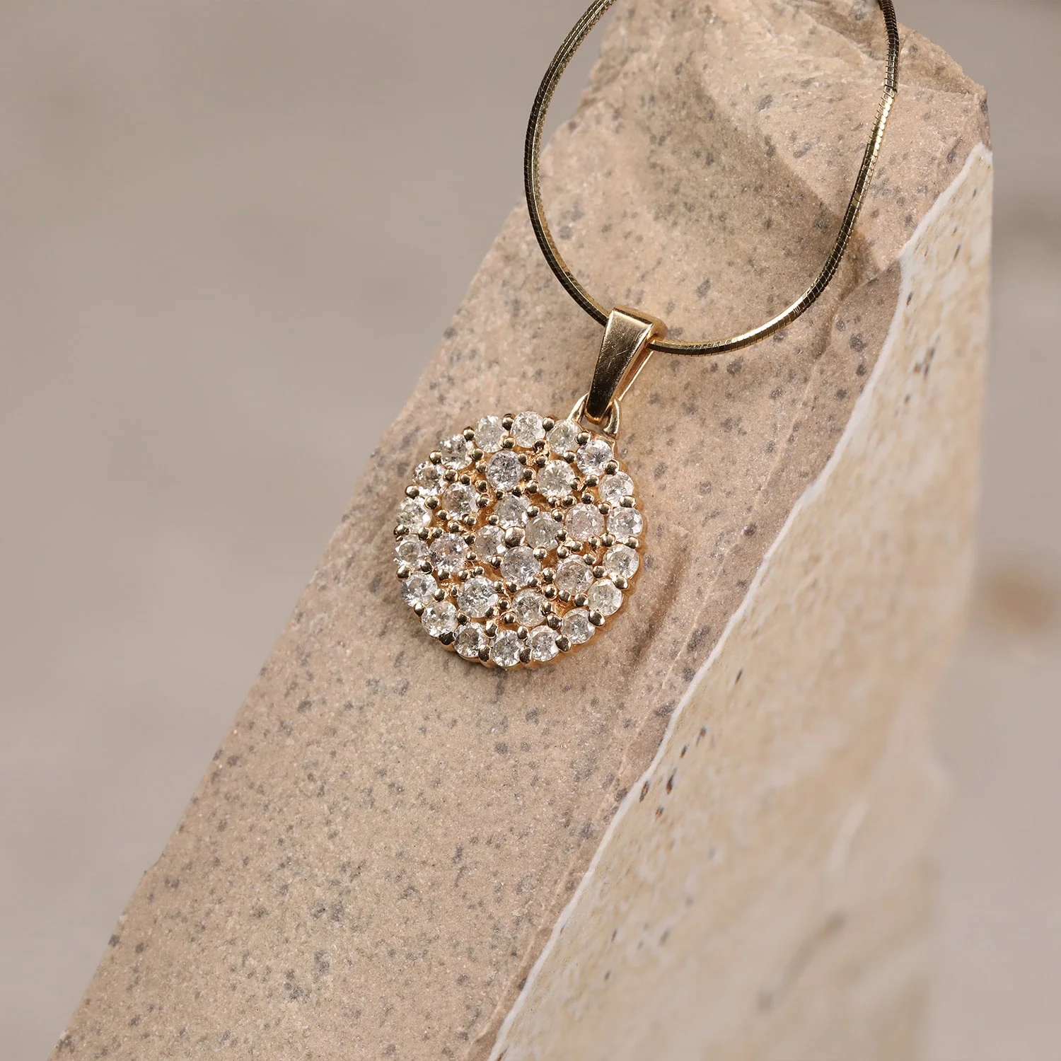 Cluster Pendant 30 Diamond - Image 3